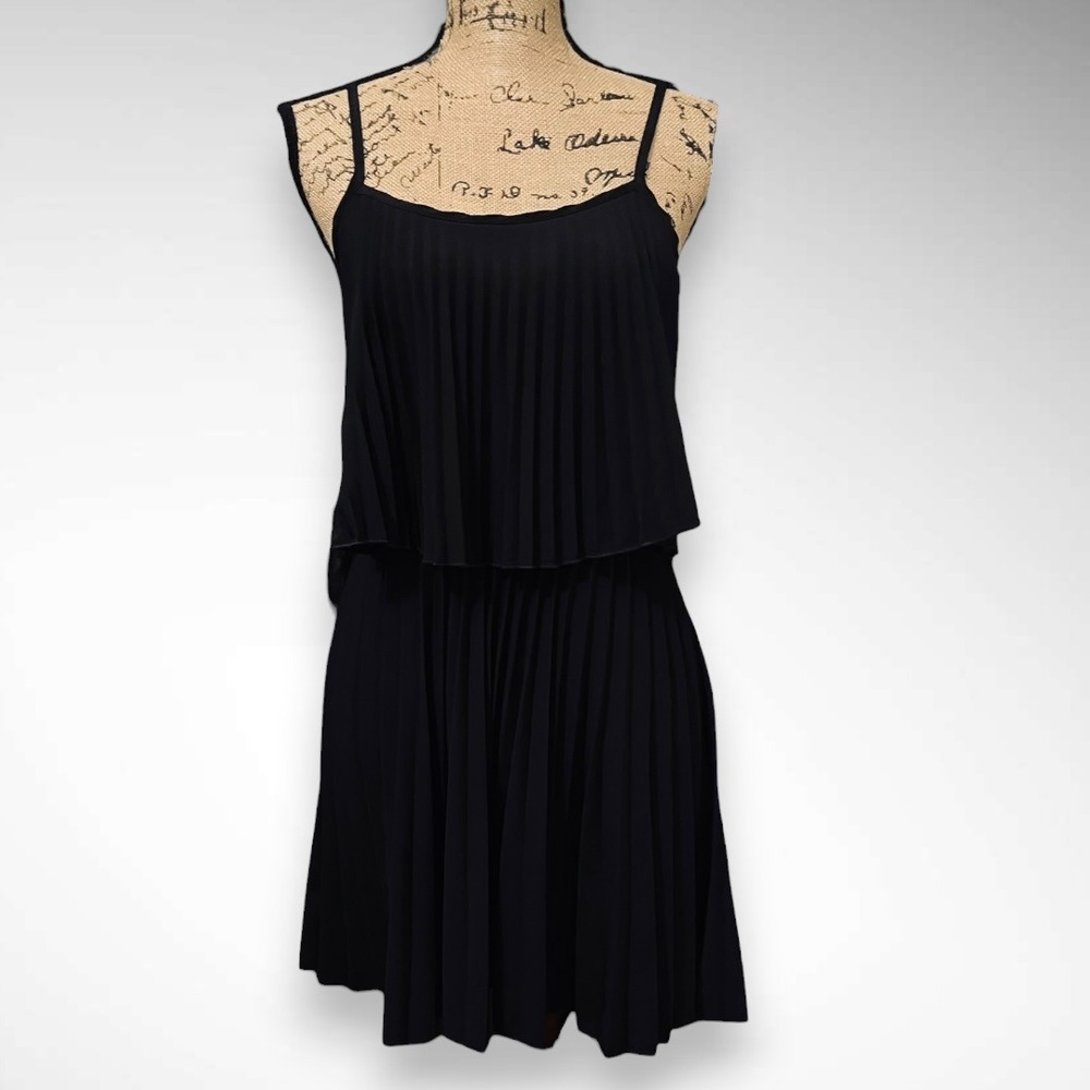 CHARLOTTE RUSSE Black Spaghetti Strap Pleated Tiered Mini Dress Small | EUC